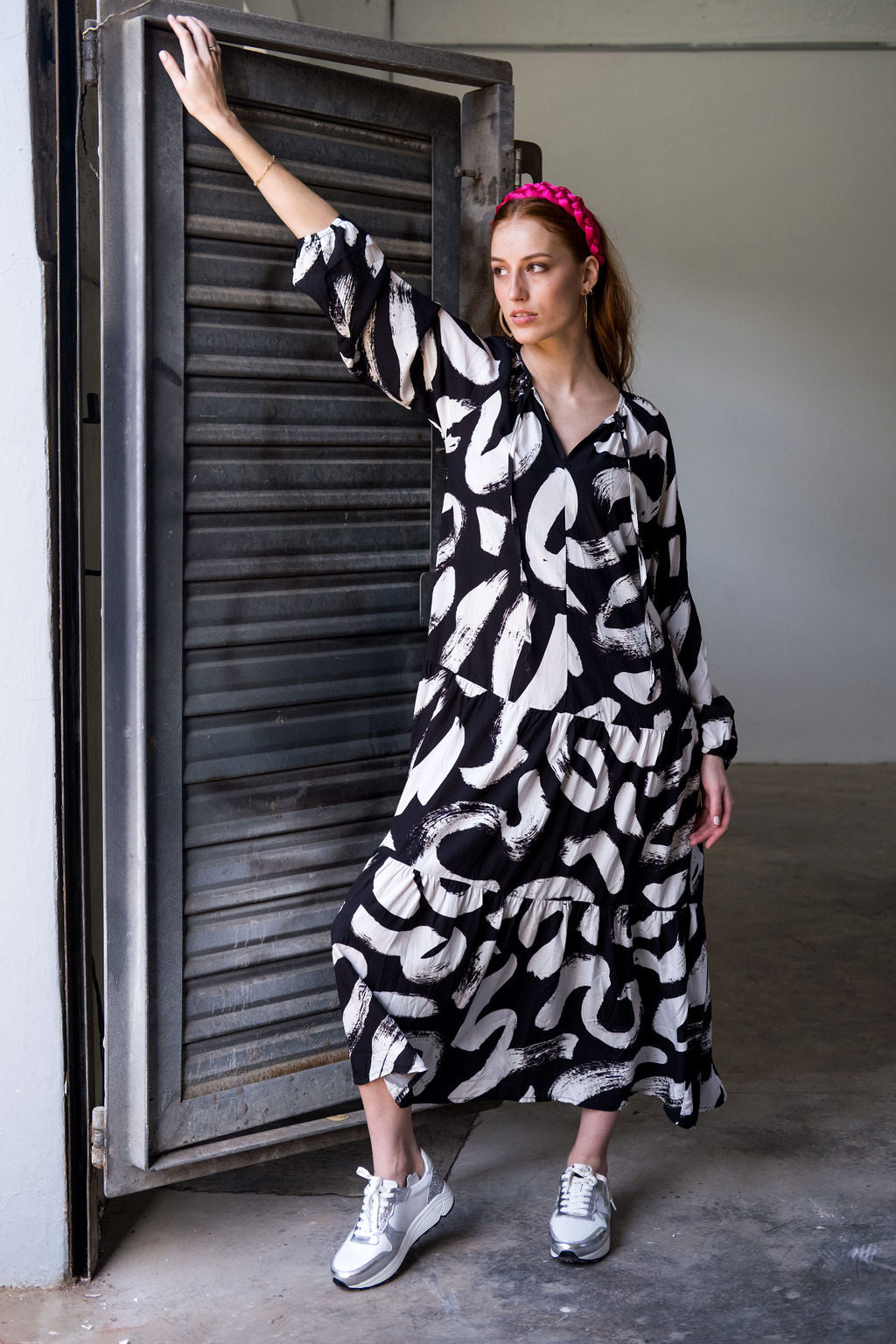 The Sarah - Long Sleeve Black & White paint