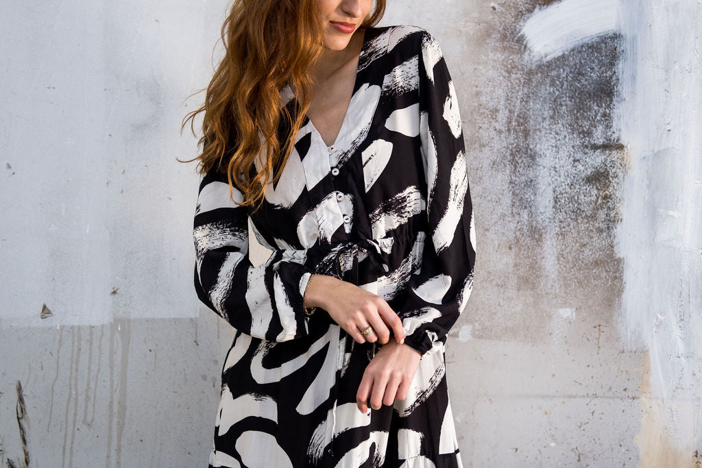 The Taryn- Long Sleeve Black & White Paint