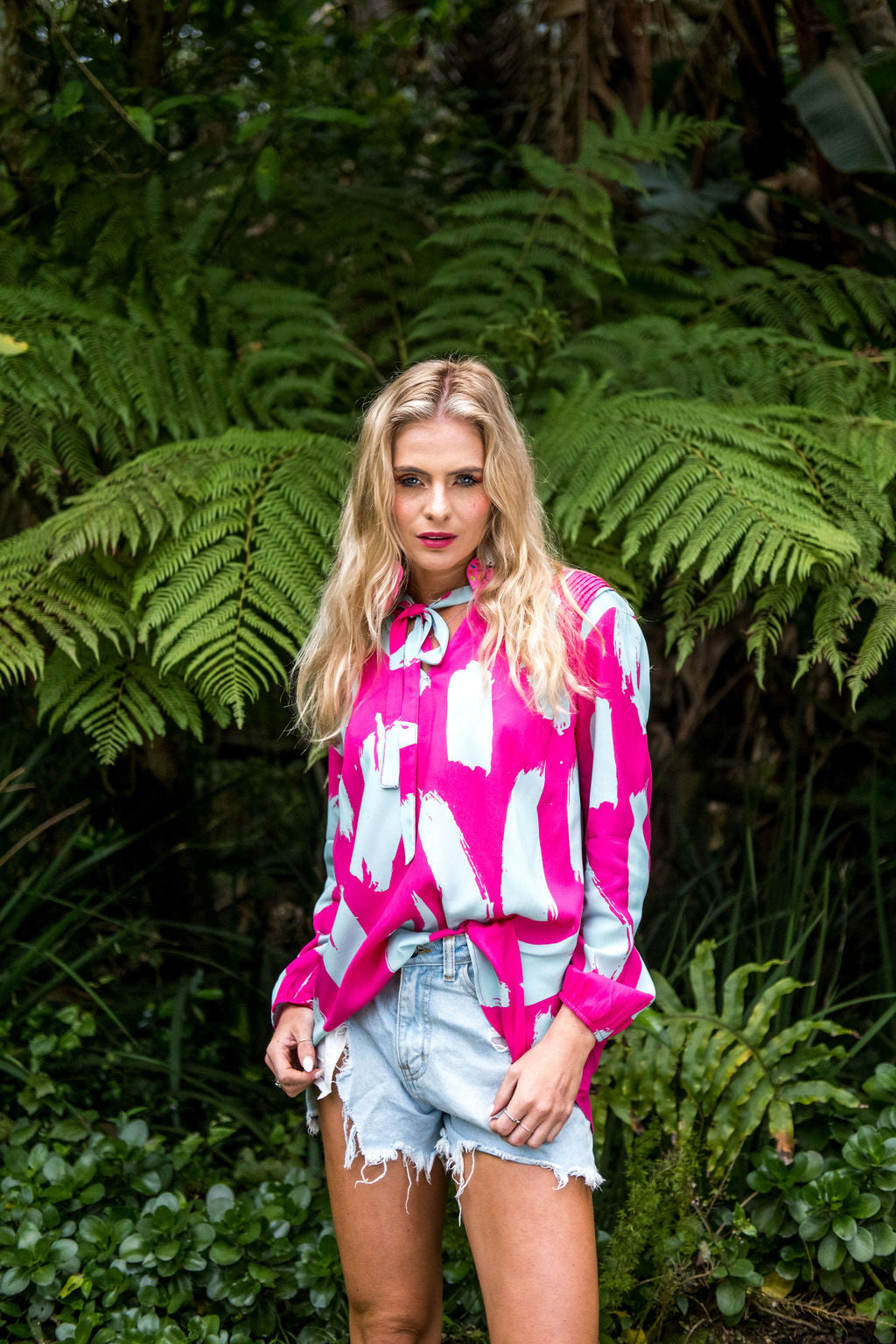 The Olivia Turquoise & Pink Paint