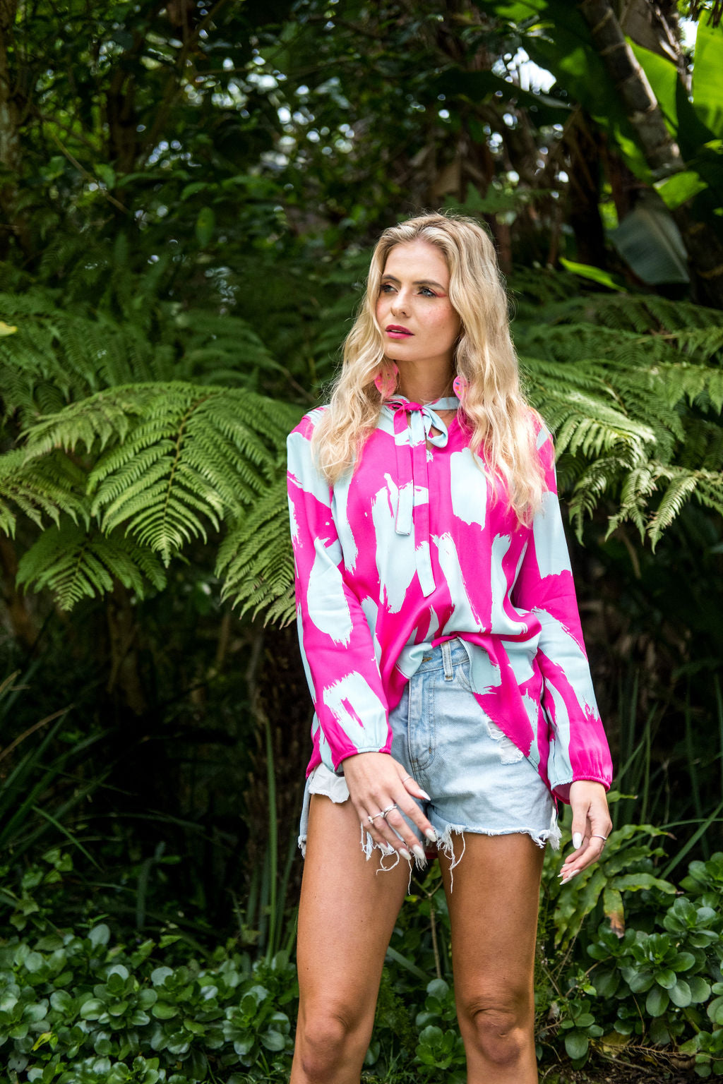 The Olivia Turquoise & Pink Paint